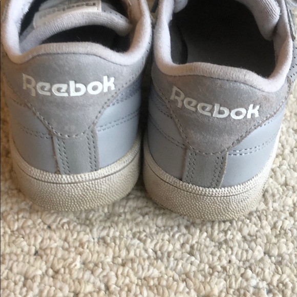 Reebok Classic Sneaker (Size 5.5) - Picture 3 of 5